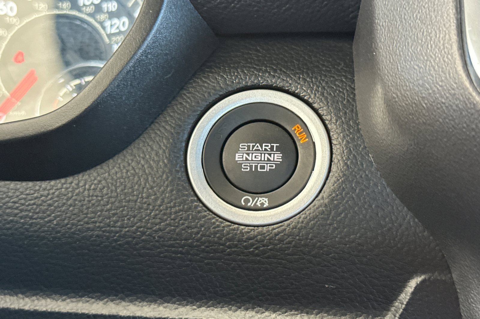 Used 2025 RAM 1500 Laramie image 34