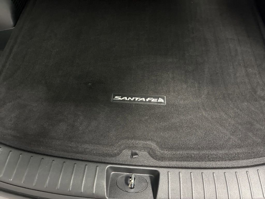 Used 2019 Hyundai Santa Fe FWD image 17