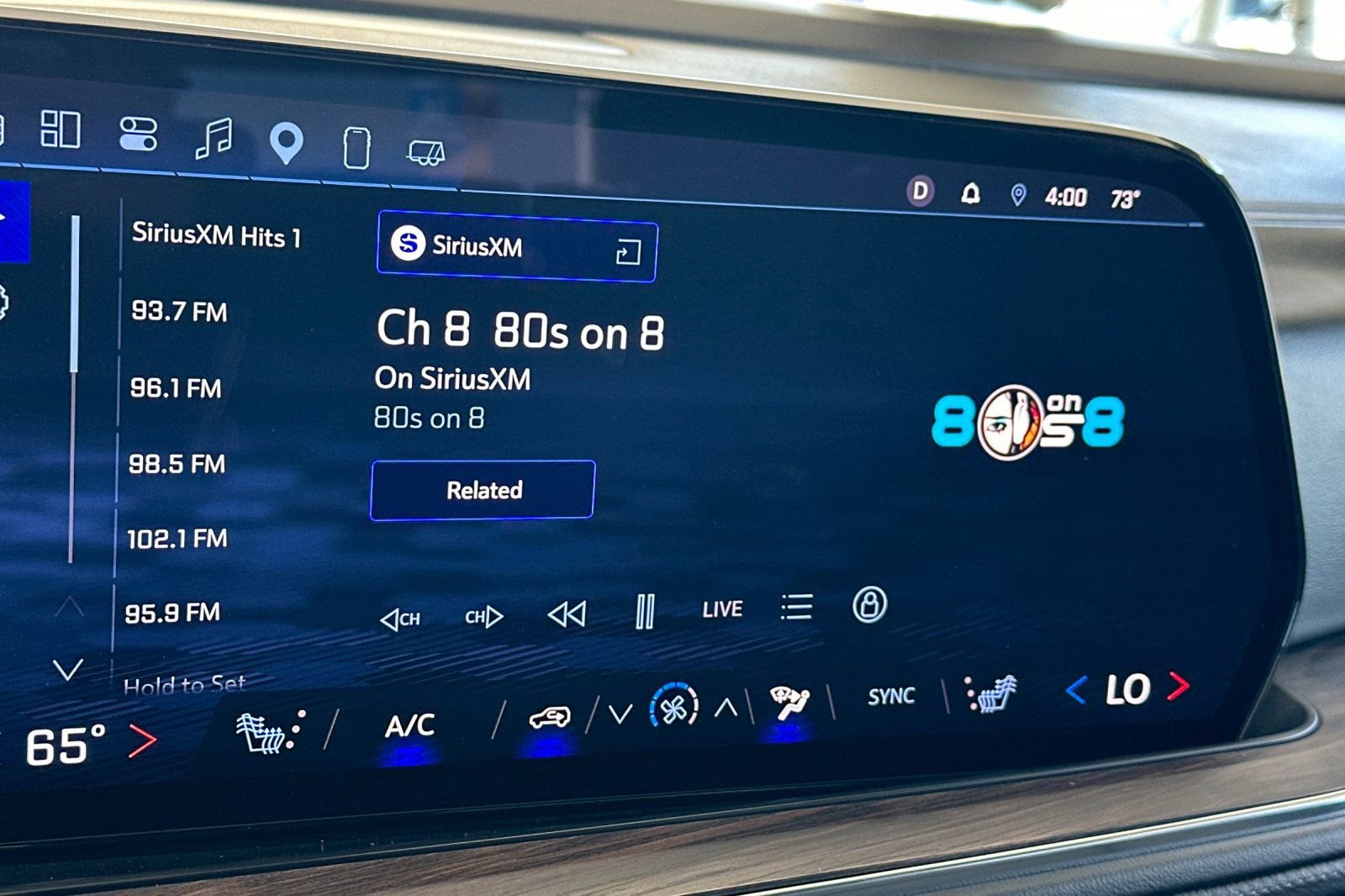 Used 2025 Chevrolet Suburban Z71 AWD/4WD image 19