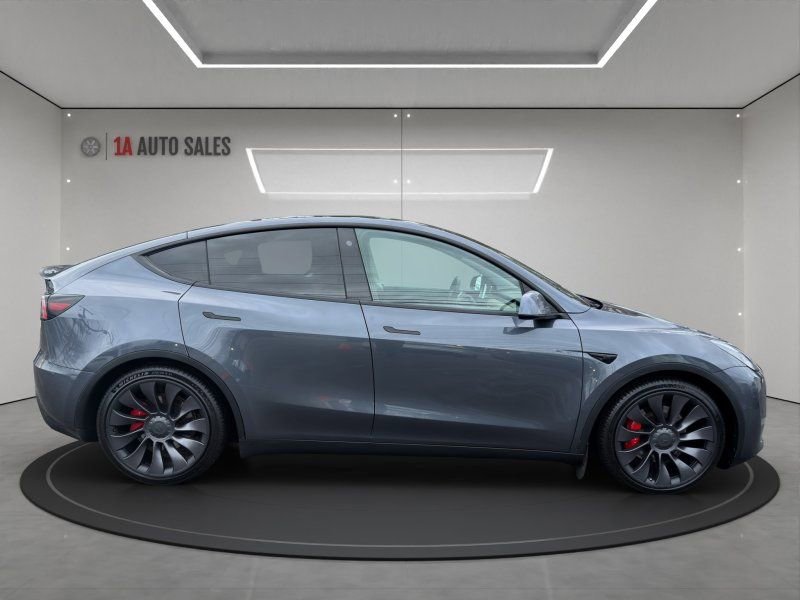 Used 2022 Tesla Model Y Performance image 6