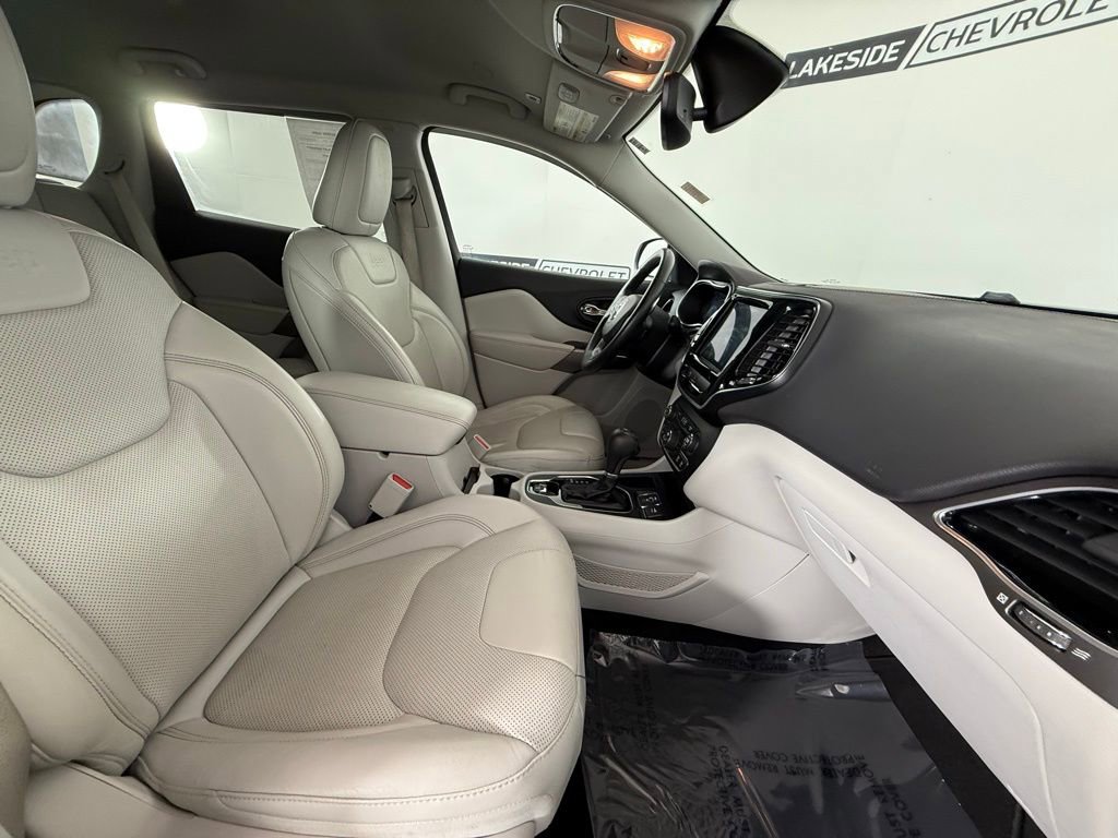 Used 2019 Jeep Cherokee Limited image 18