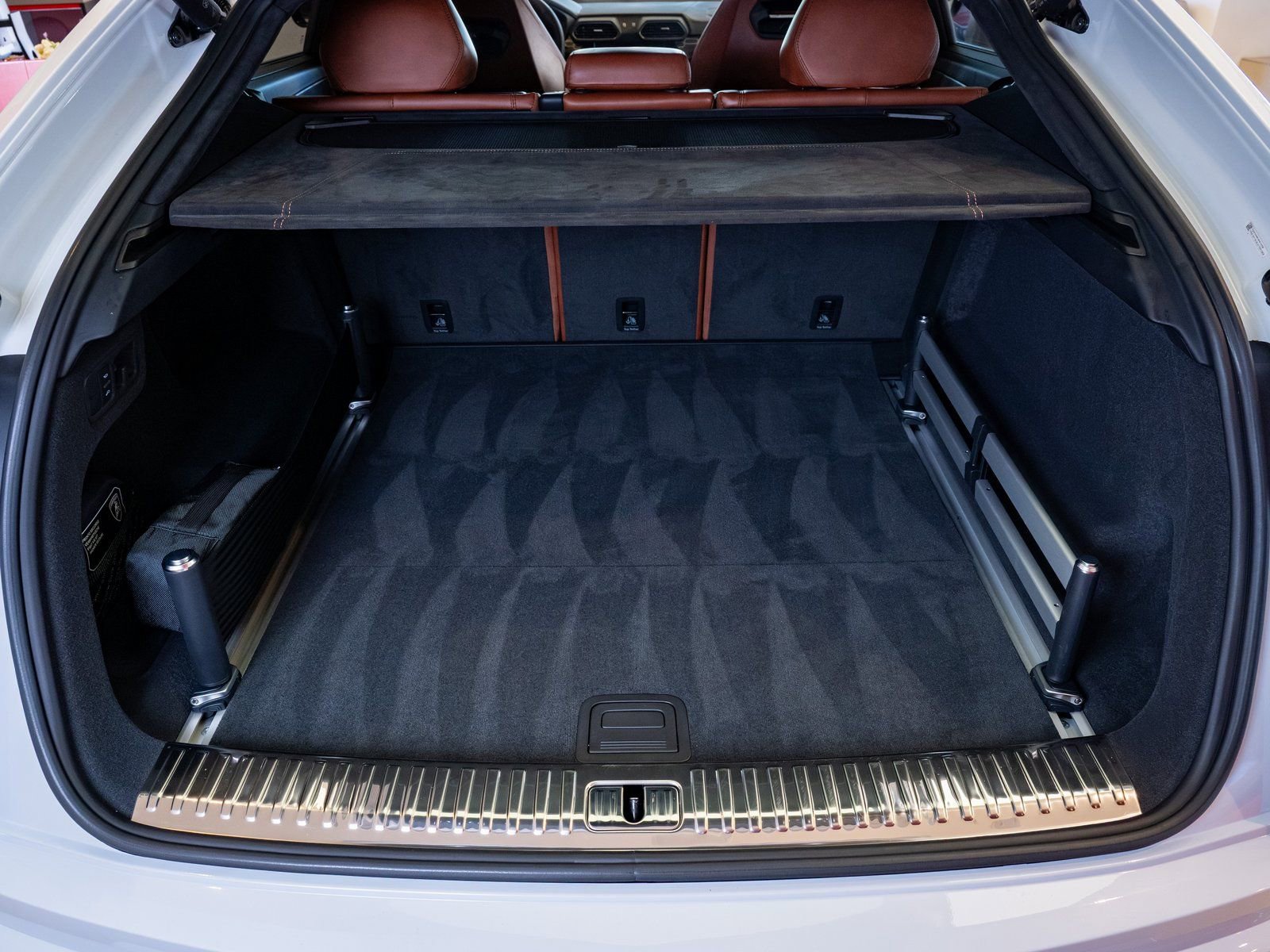 Used 2022 Lamborghini Urus image 31