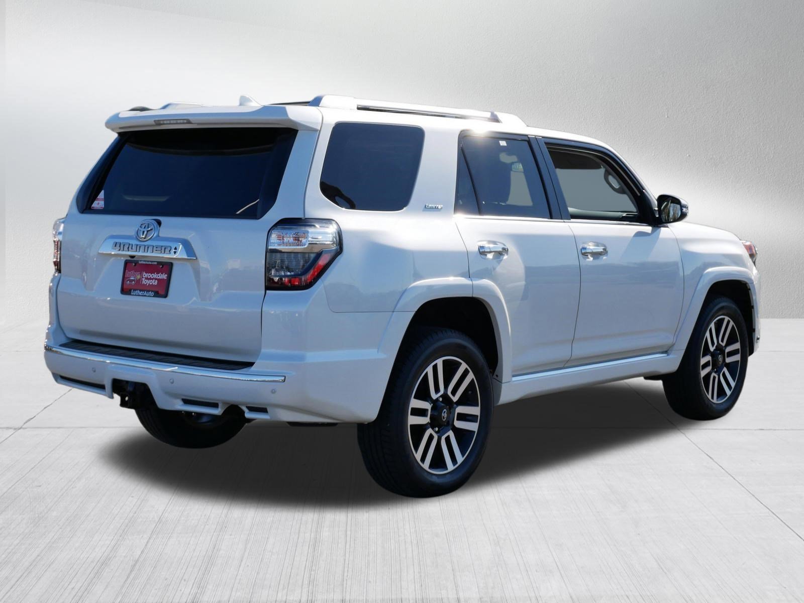Used 2018 Toyota 4Runner Limited AWD/4WD image 7