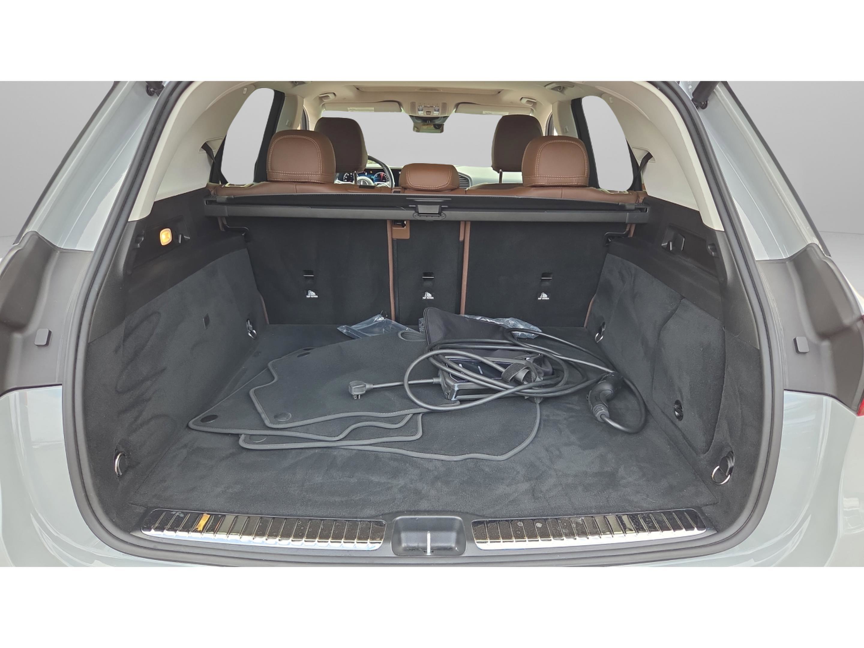 Used 2025 Mercedes-Benz GLE 450e 4MATIC w/ Winter Package image 32