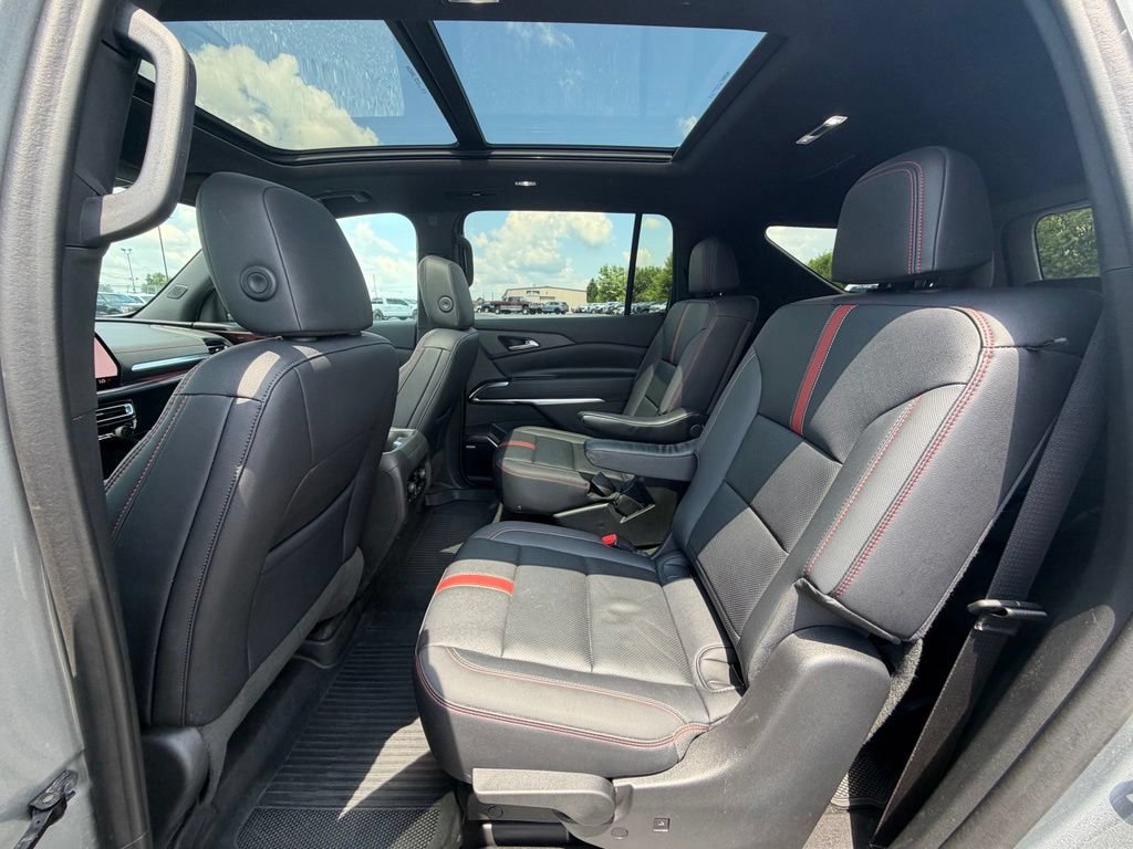 Used 2024 Chevrolet Traverse RS w/ LPO, Floor Liner Package AWD/4WD image 7