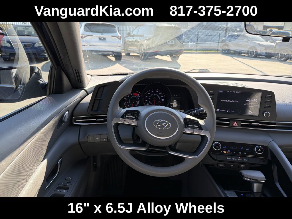 Used 2023 Hyundai Elantra SEL FWD image 13