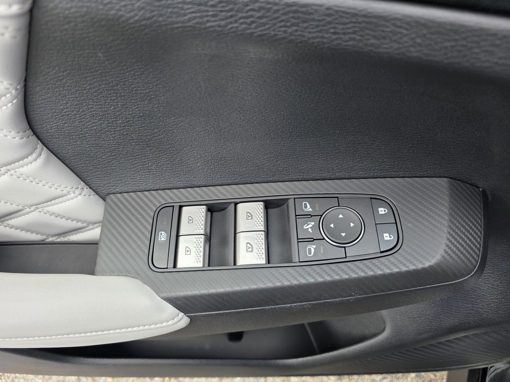 Used 2024 Mitsubishi Outlander SEL image 25