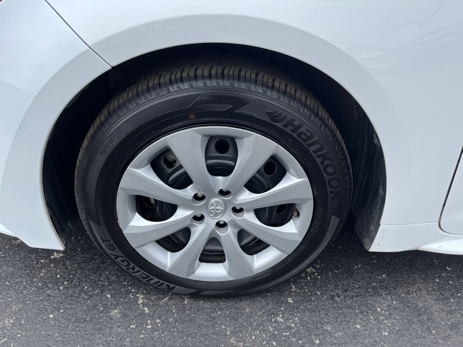 Used 2023 Toyota Corolla LE image 28