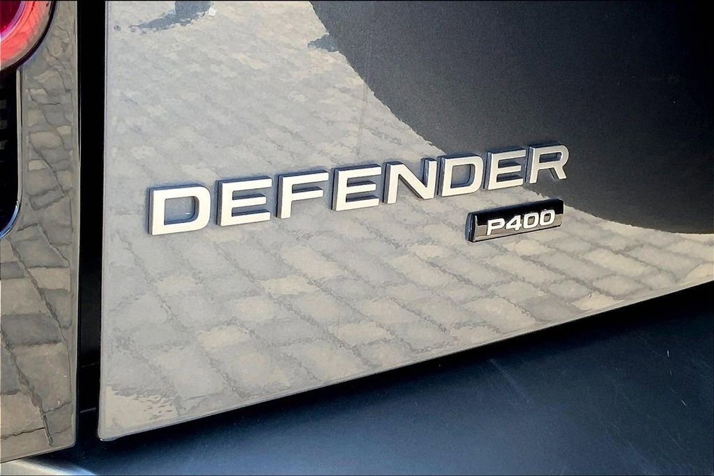 Used 2021 Land Rover Defender 110 X-Dynamic HSE AWD/4WD image 24