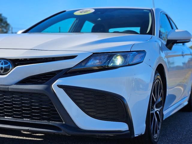 Used 2023 Toyota Camry SE image 9