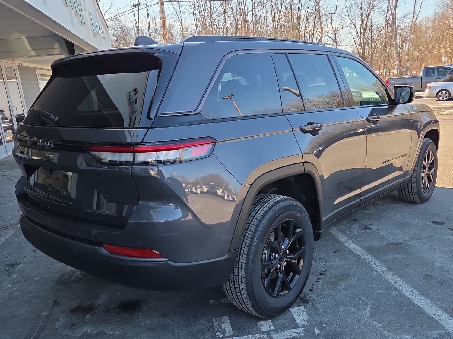 New 2026 Jeep Grand Cherokee Altitude AWD/4WD image 4