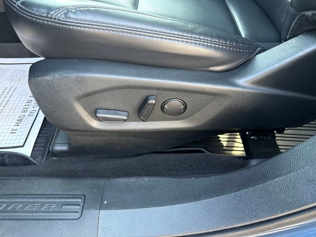 Used 2019 Ford Explorer XLT w/ Equipment Group 202A AWD/4WD image 12