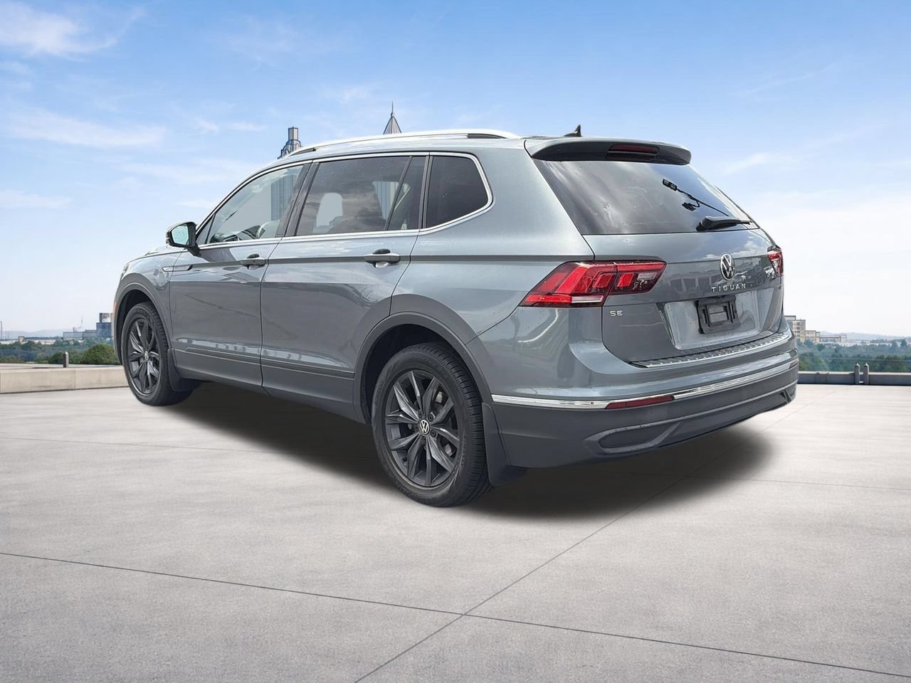 Used 2022 Volkswagen Tiguan SE FWD image 22