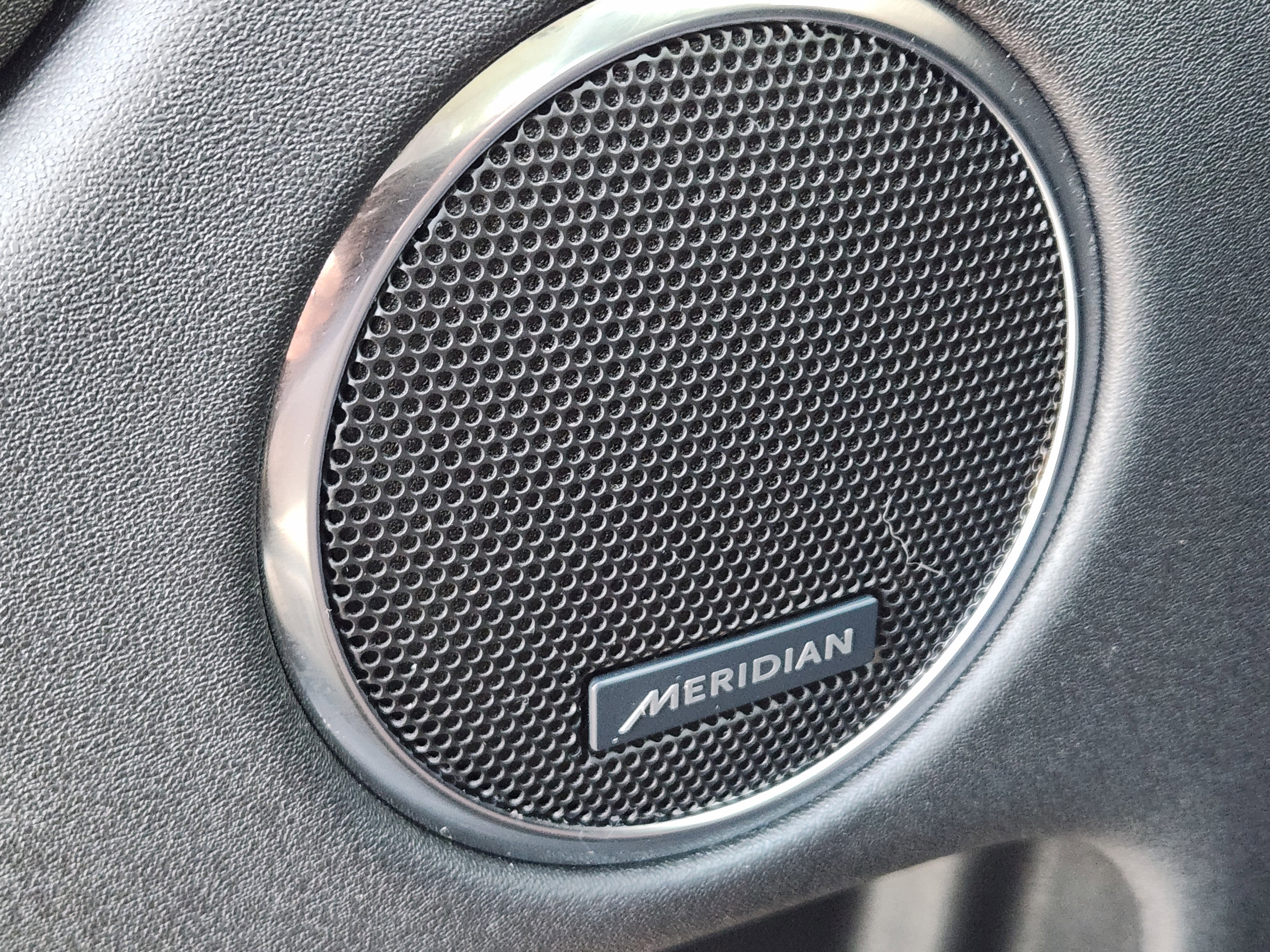 Certified 2024 Land Rover Discovery Sport S image 24