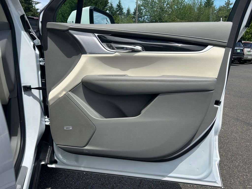 Used 2025 Cadillac XT6 Premium Luxury w/ Technology Package image 25