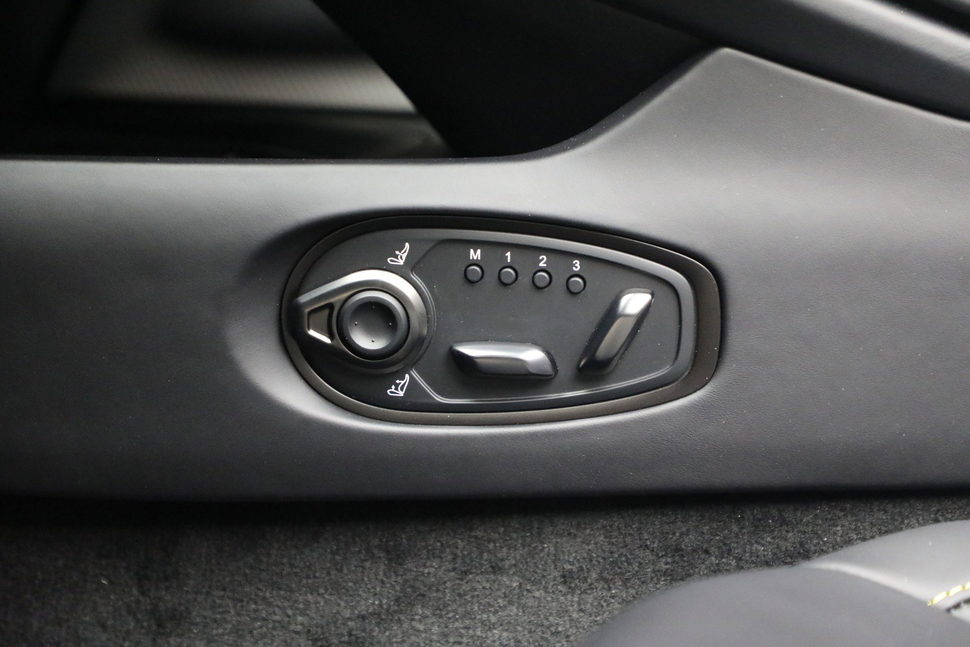 New 2026 Aston Martin DB12 Convertible image 29