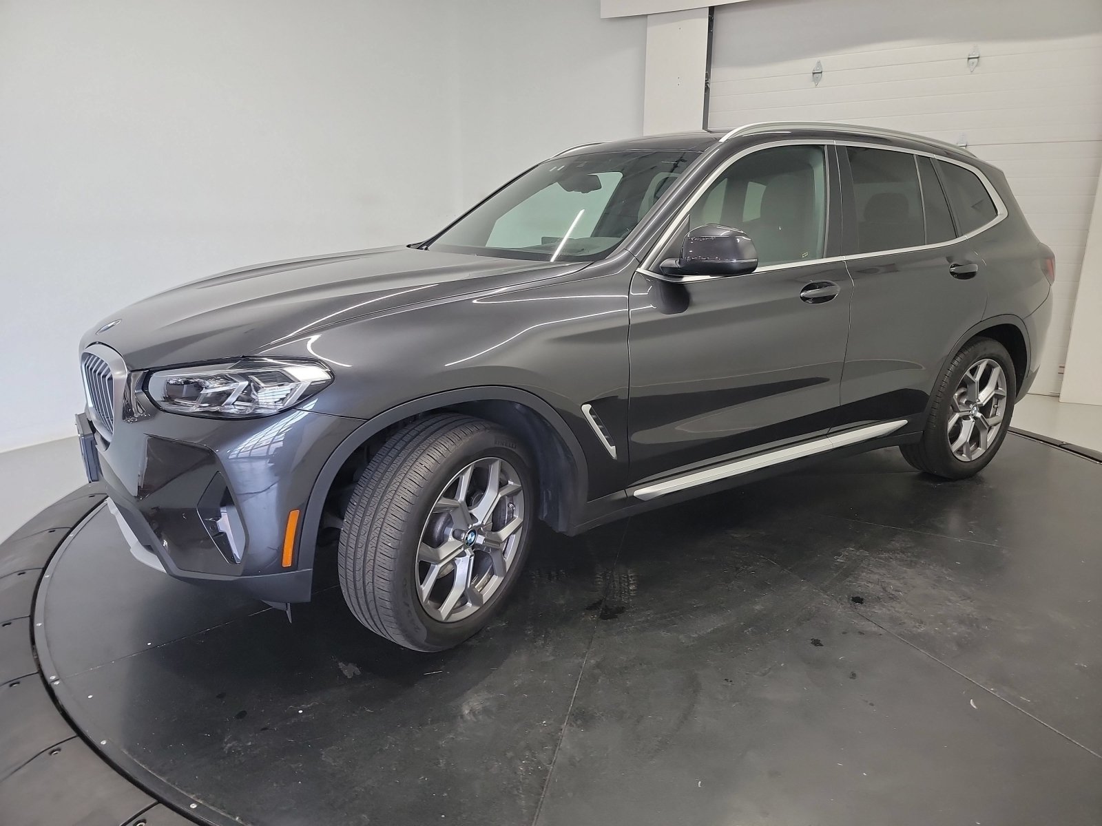 Used 2023 BMW X3 xDrive30i w/ Premium Package AWD/4WD video 3
