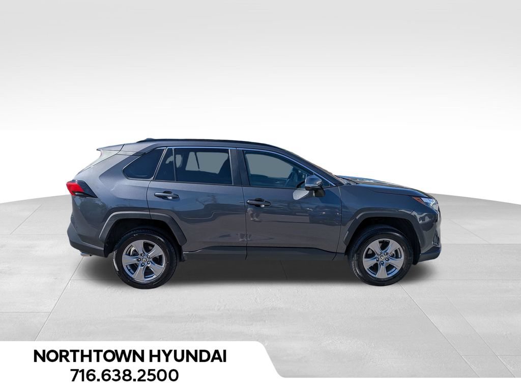 Used 2025 Toyota RAV4 XLE AWD/4WD image 11
