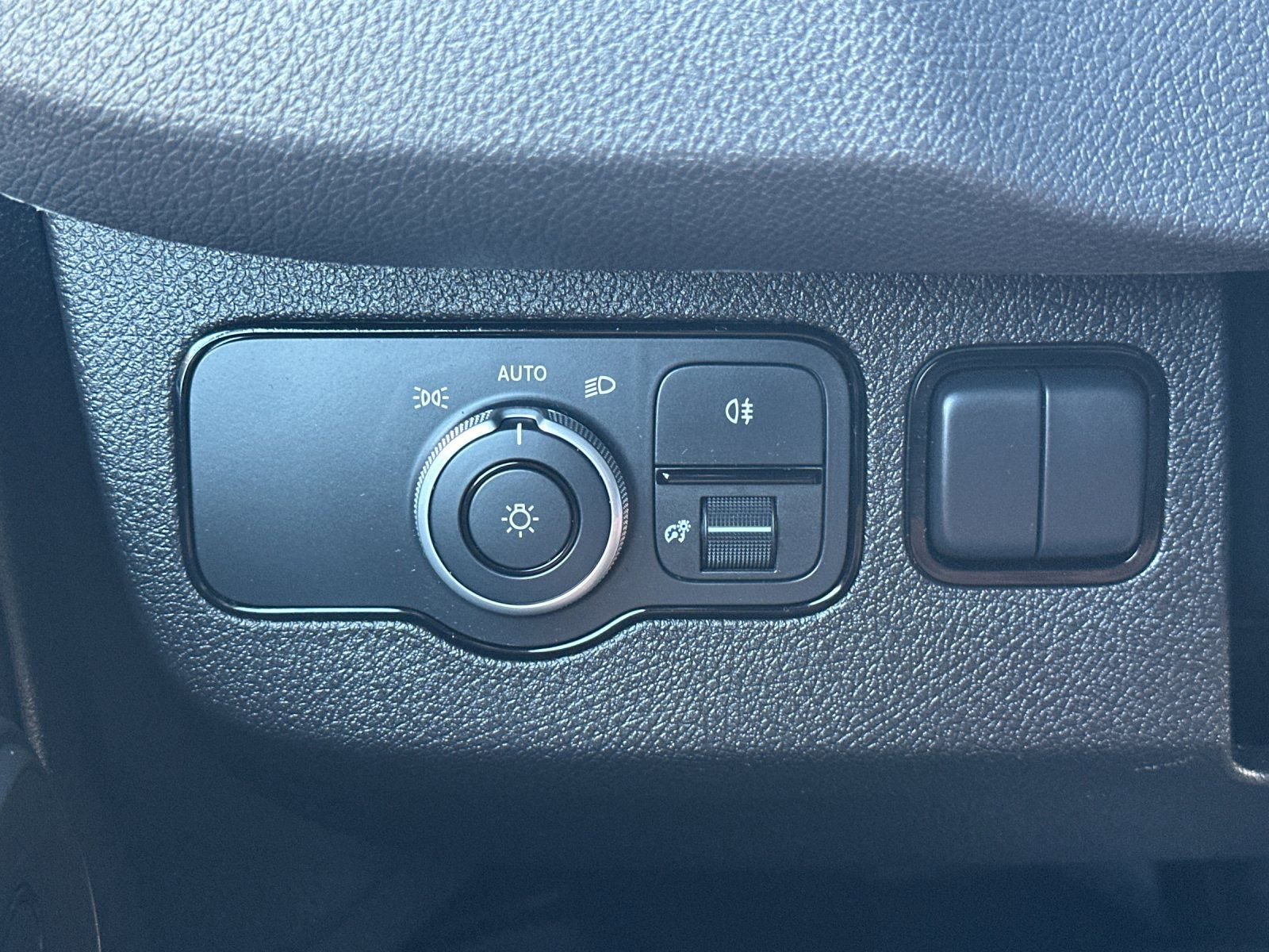 Used 2024 Mercedes-Benz Sprinter 2500 image 31