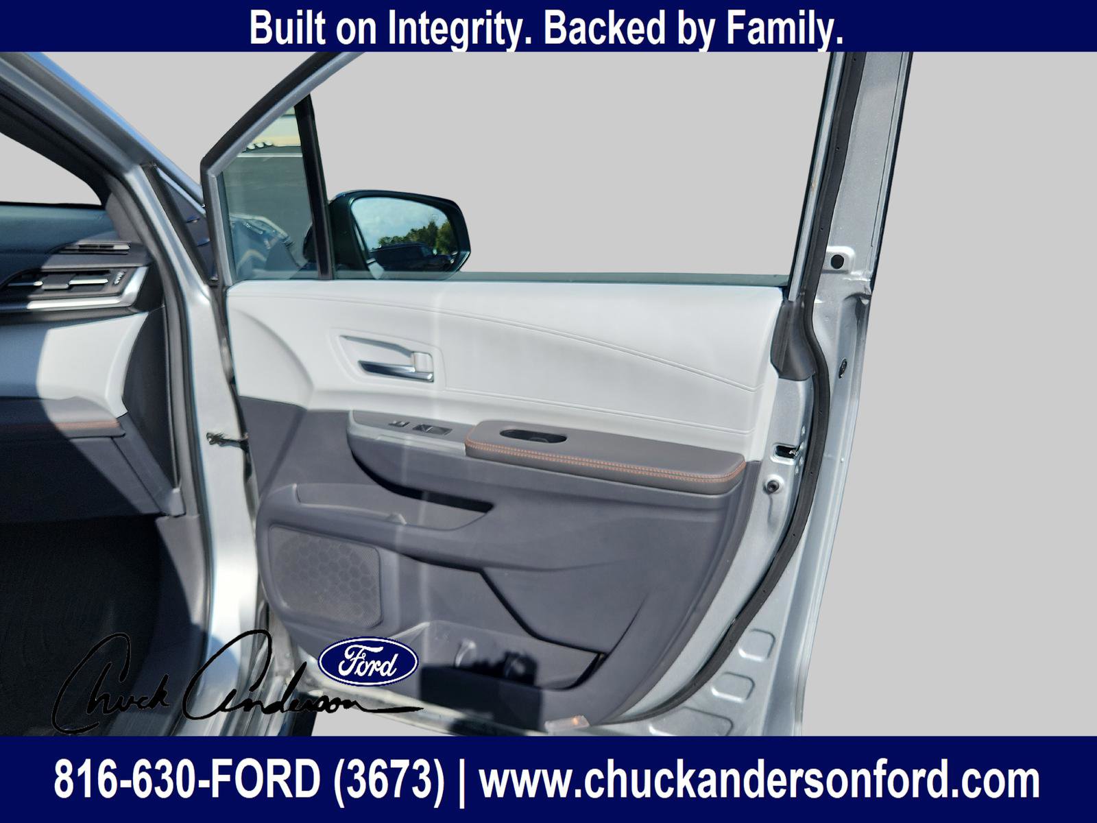 Used 2023 Toyota Sienna XSE w/ XSE Plus Package image 27