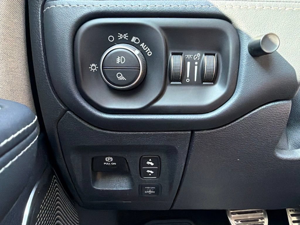 Used 2022 RAM 1500 Limited AWD/4WD image 54