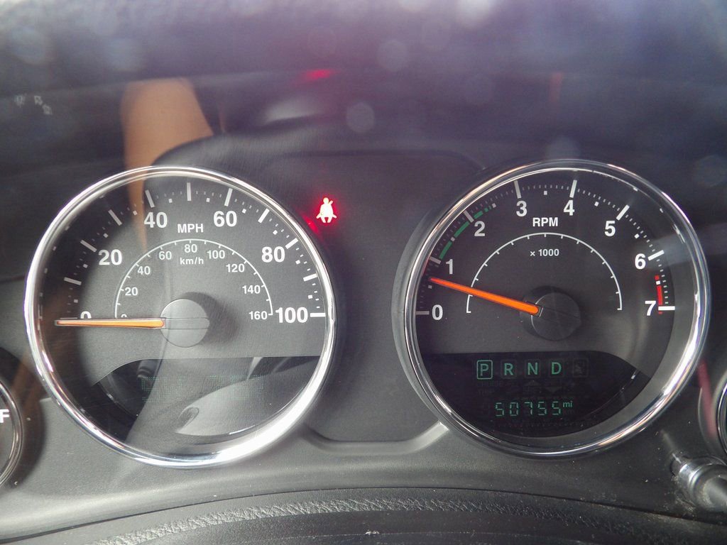 Used 2017 Jeep Wrangler Unlimited Sahara w/ Connectivity Group image 15