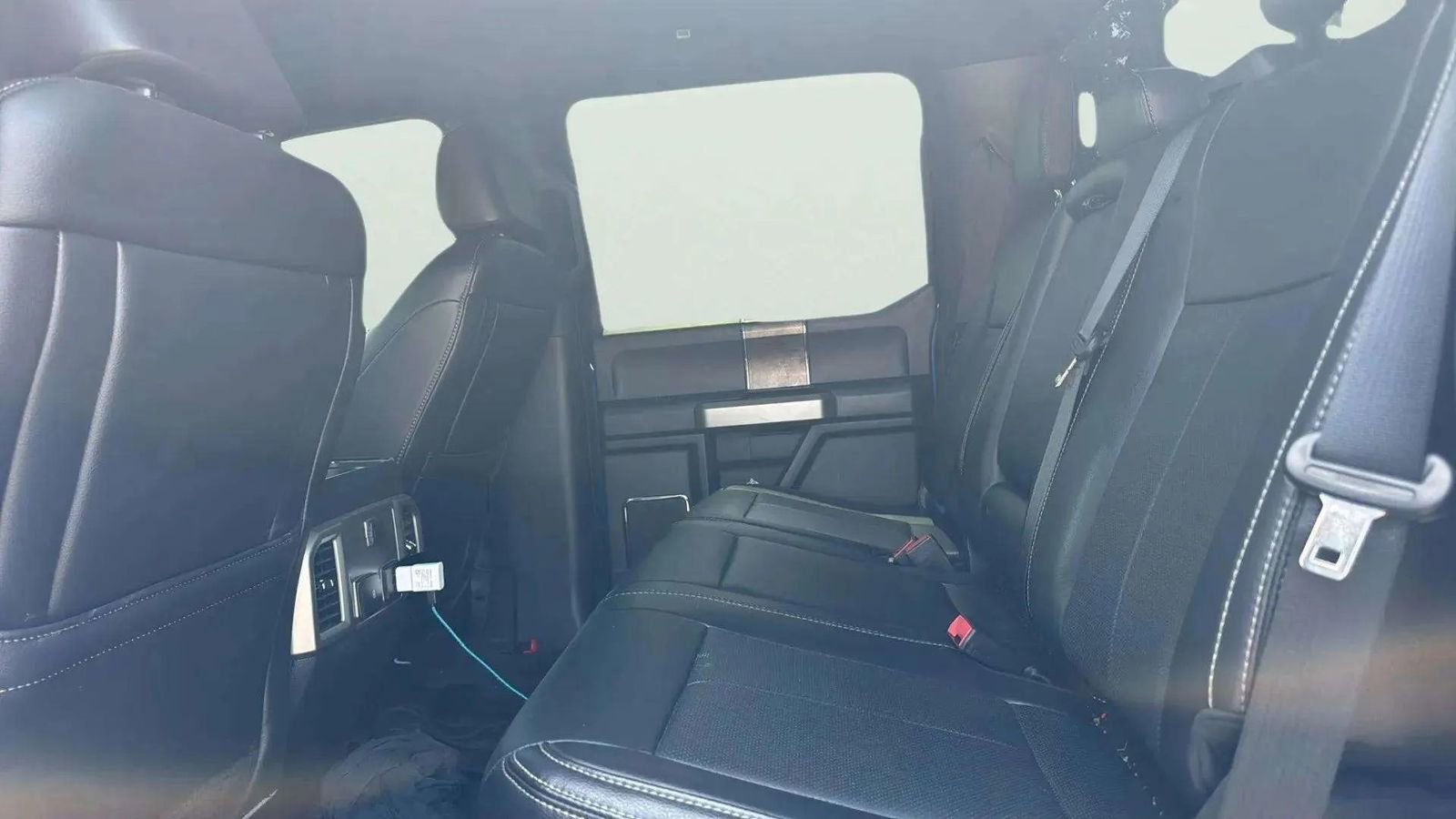 Used 2022 Ford F250 Lariat w/ Black Appearance Package image 16