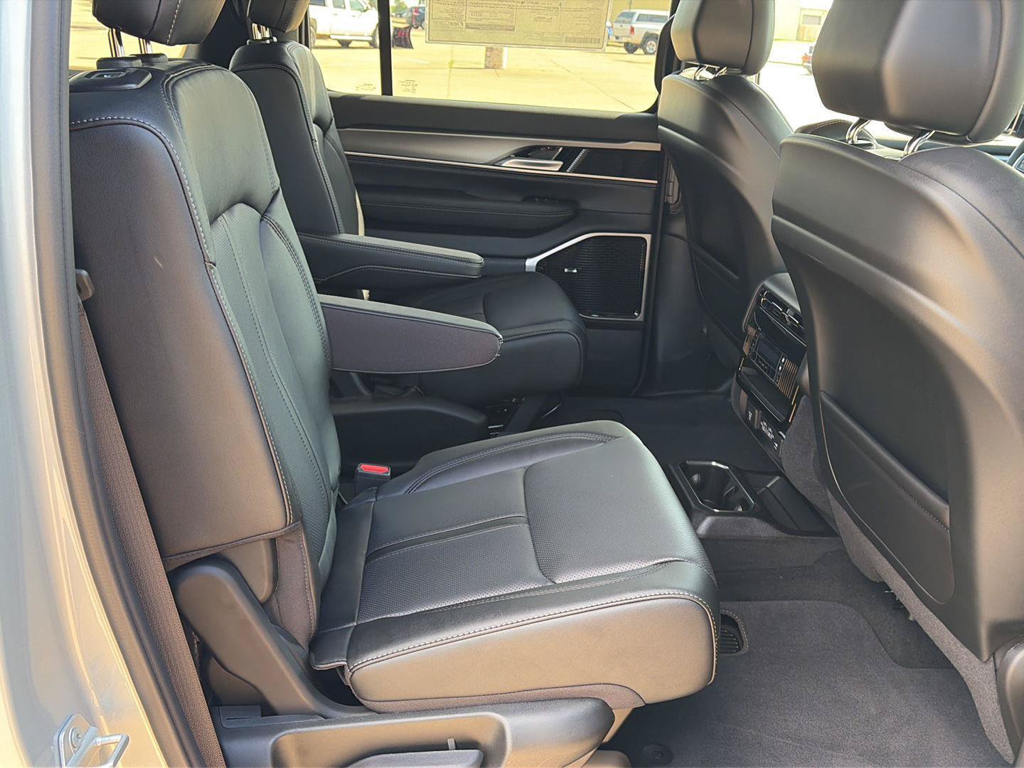 New 2026 Jeep Grand Wagoneer Limited w/ Premium Group II AWD/4WD image 3
