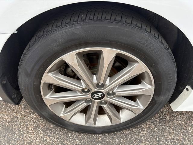 Used 2017 Hyundai Sonata Limited w/ Cargo Package image 17