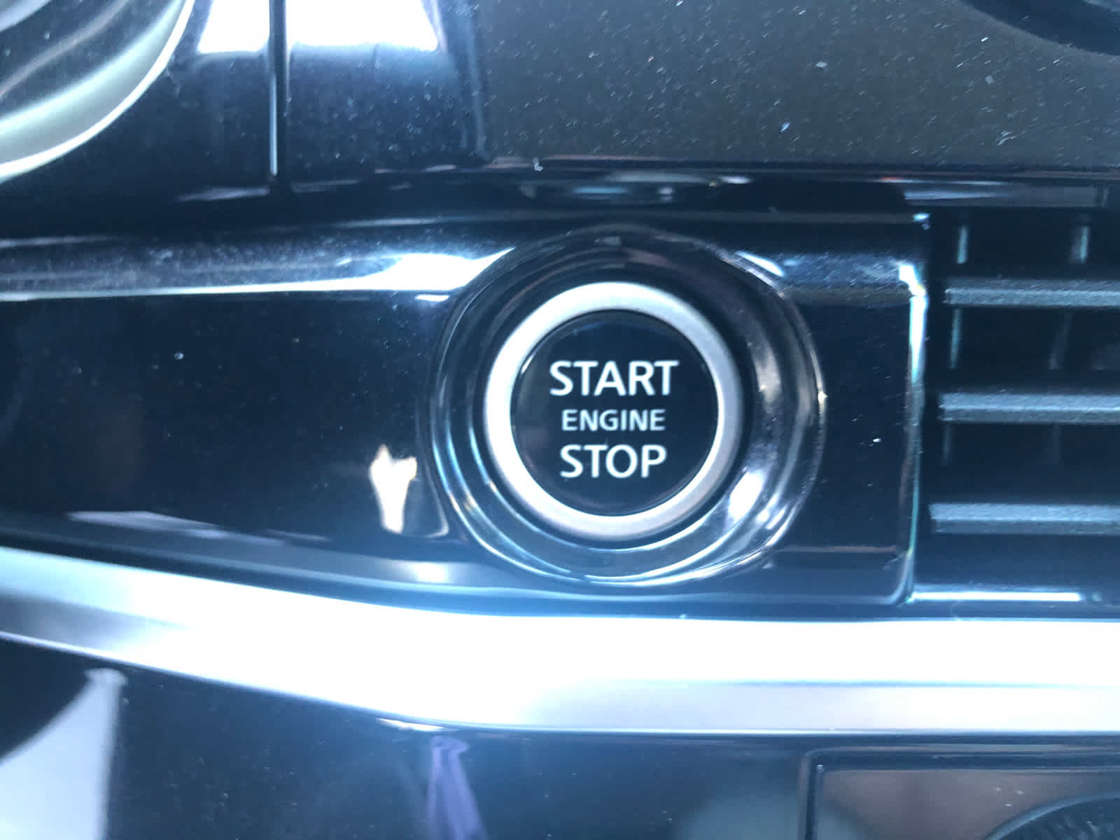 Used 2022 Nissan Pathfinder SV AWD/4WD image 13