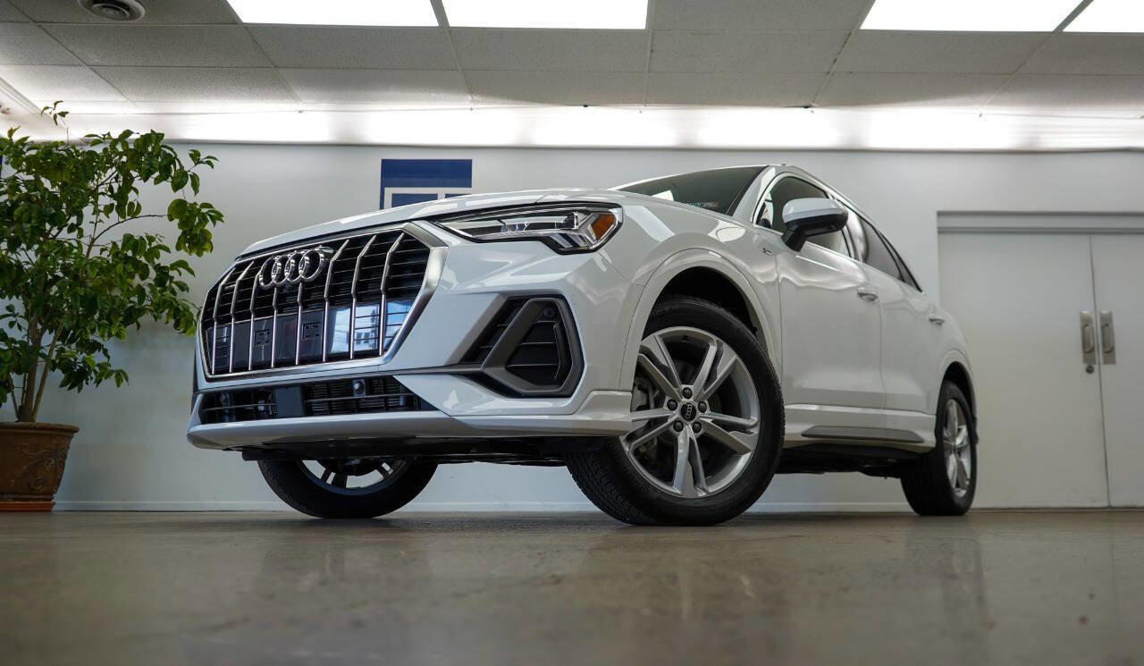 Used 2024 Audi Q3 2.0T Premium Plus w/ Premium Plus Package image 19