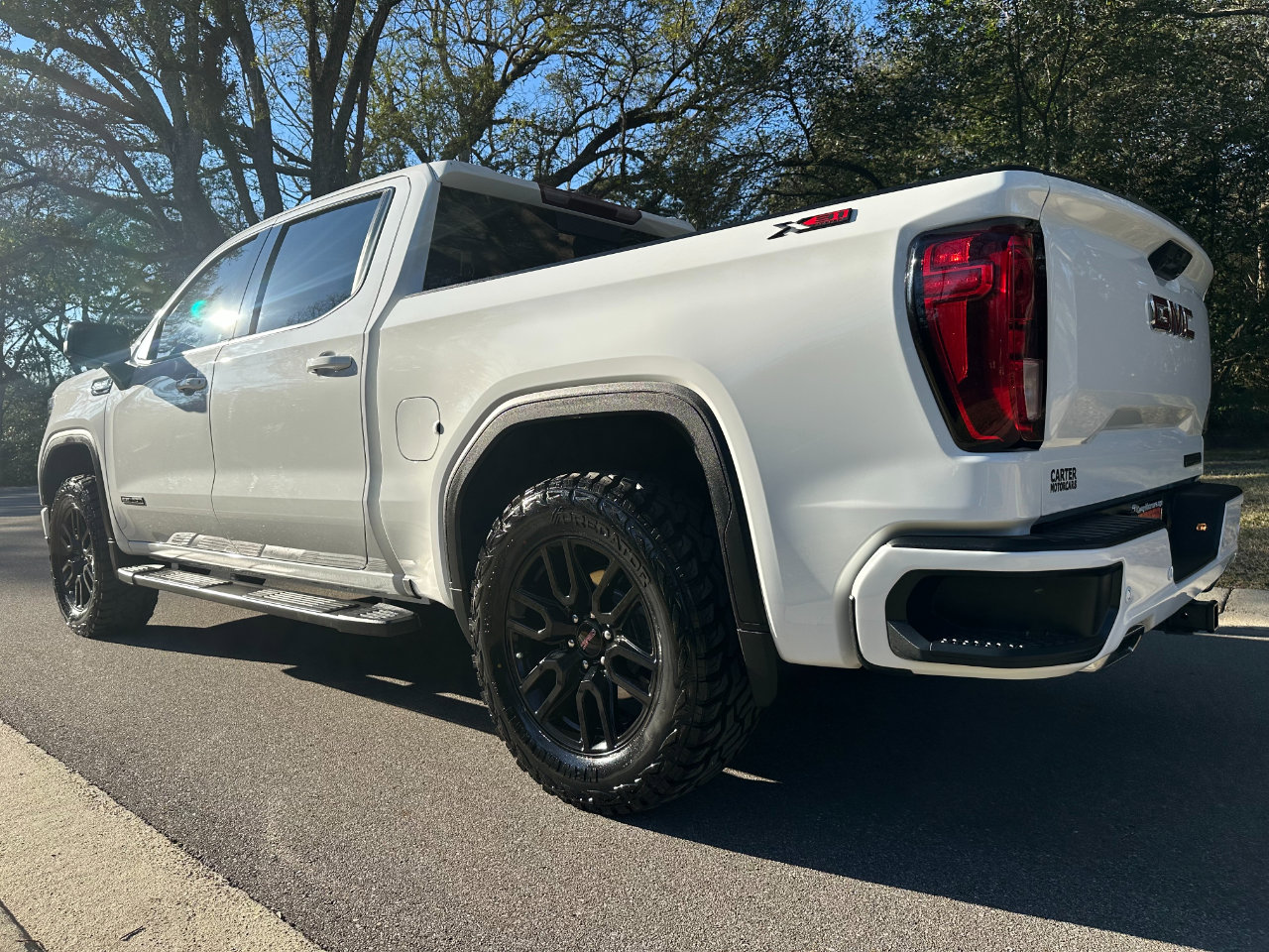 Used 2024 GMC Sierra 1500 Elevation w/ Elevation Premium Package image 7