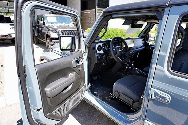 New 2025 Jeep Gladiator Sport S image 44
