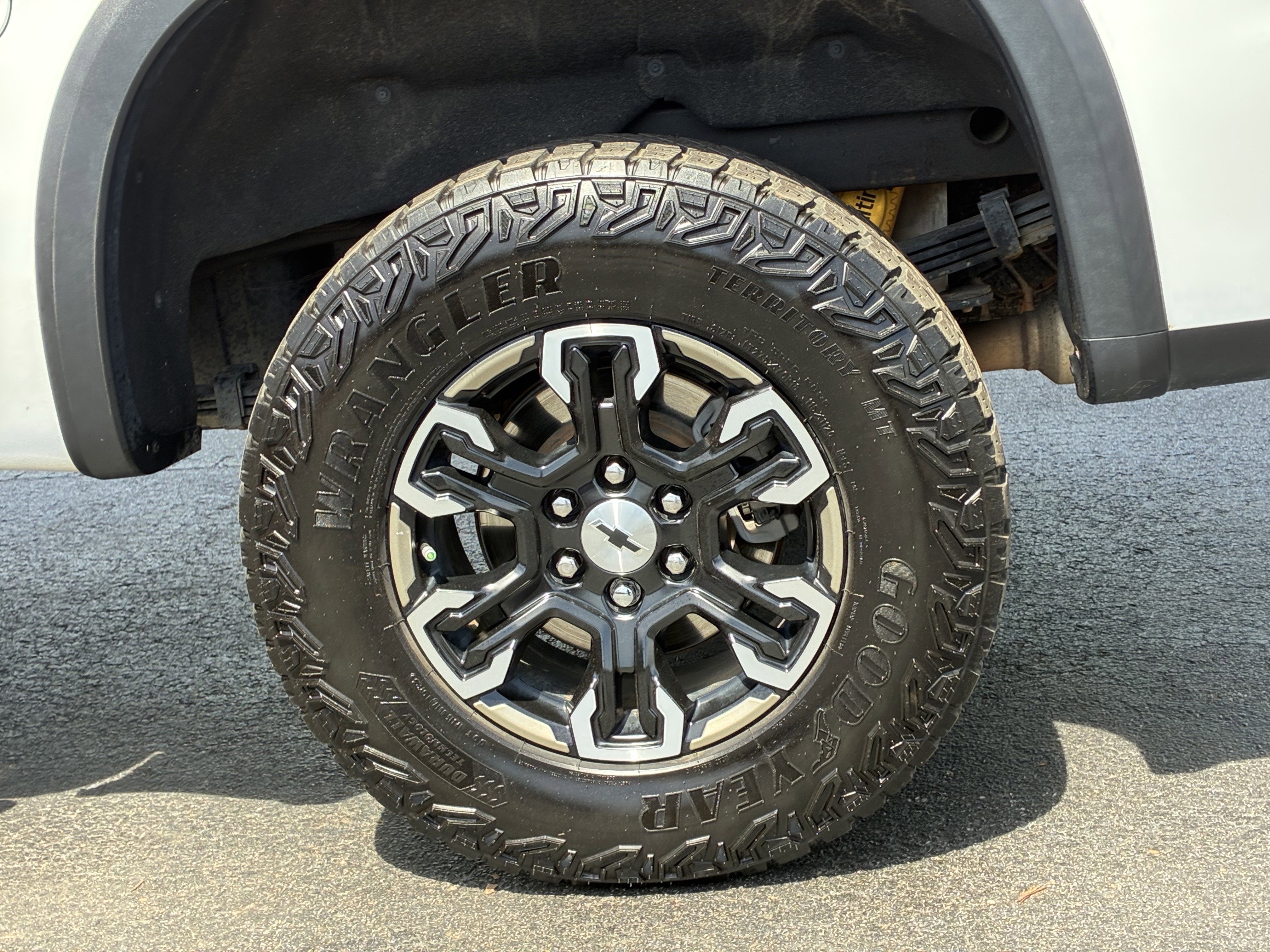 Used 2023 Chevrolet Silverado 1500 ZR2 AWD/4WD image 11
