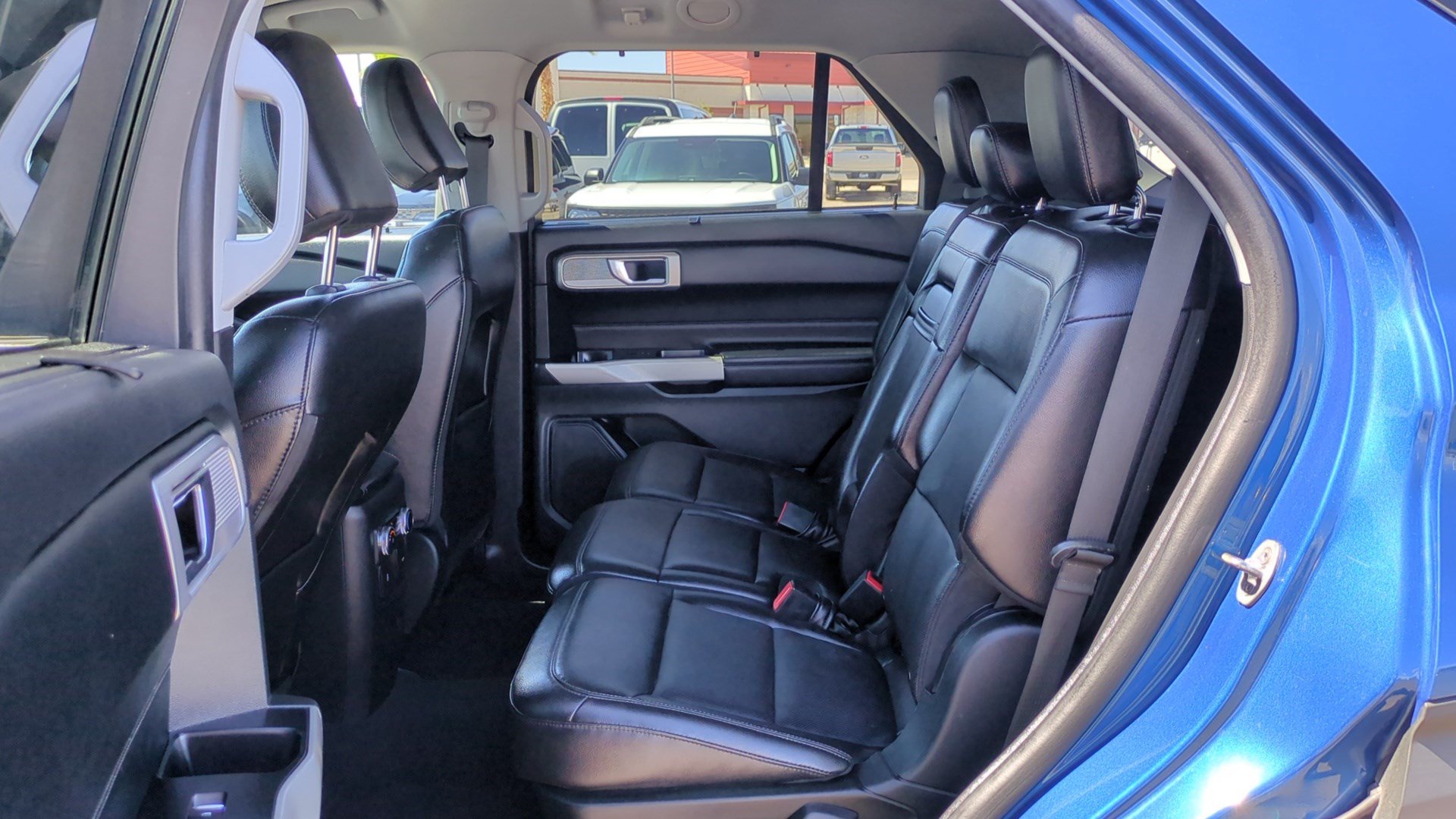 Used 2022 Ford Explorer Limited w/ Class IV Trailer Tow Package AWD/4WD image 26