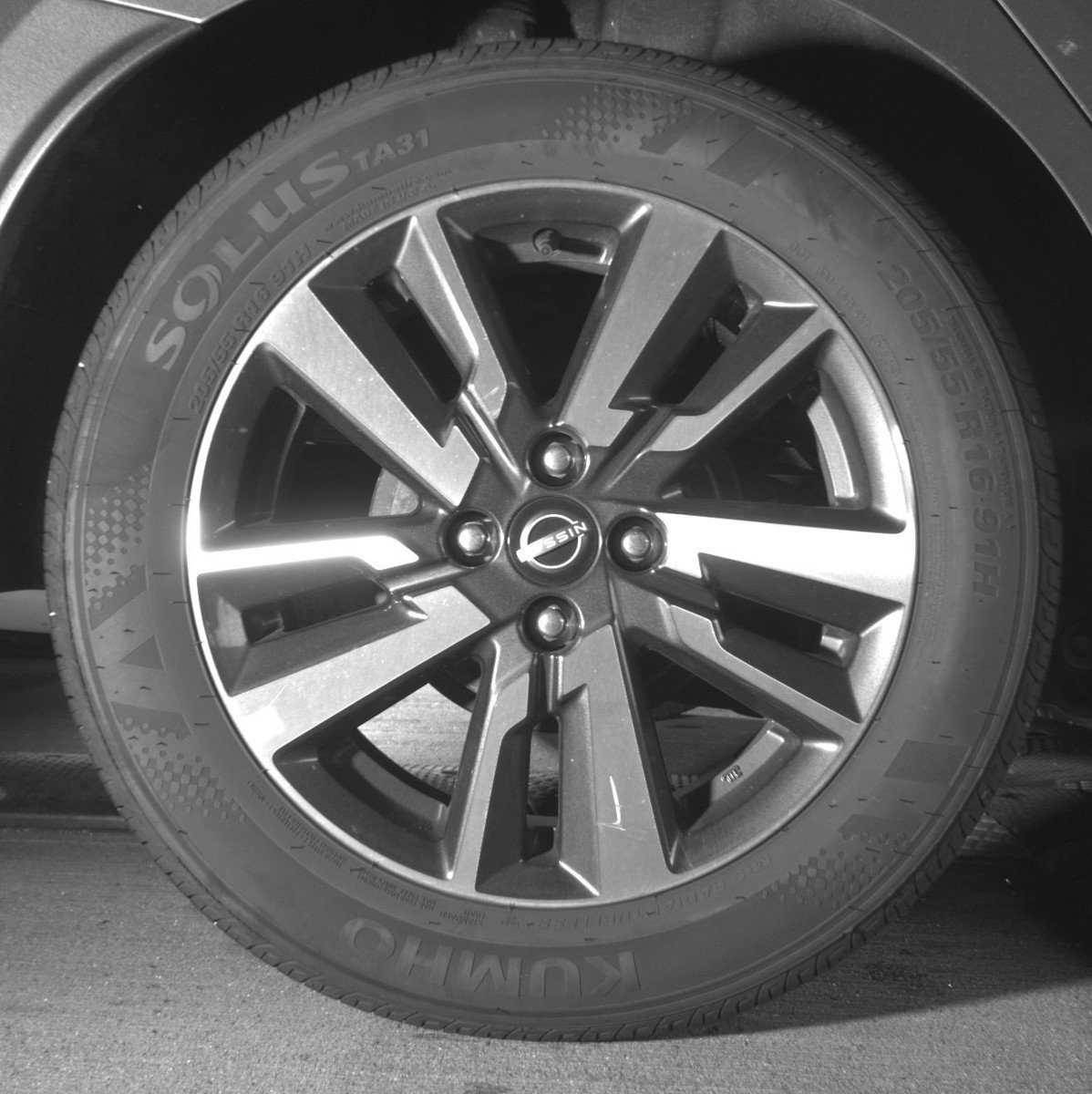 Used 2025 Nissan Versa SV image 15