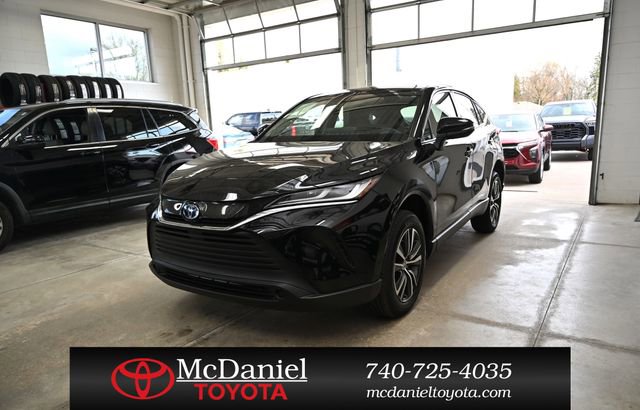 Used 2023 Toyota Venza LE image 1