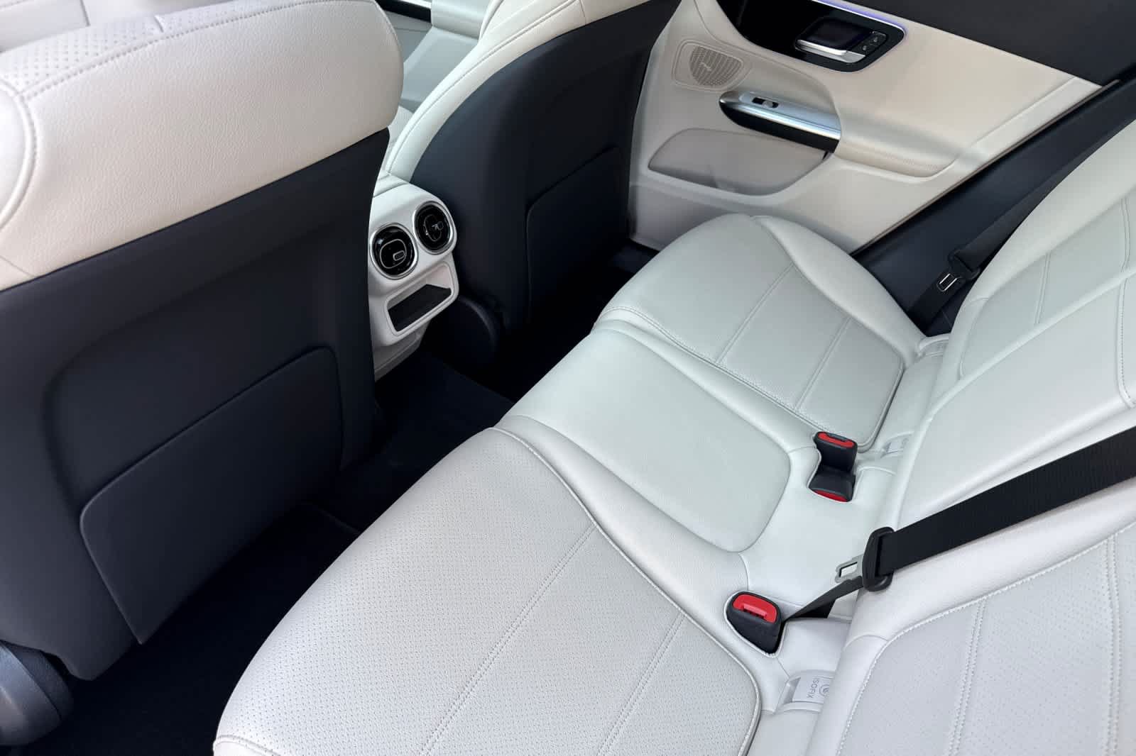 Certified 2026 Mercedes-Benz GLC 300 4MATIC image 11
