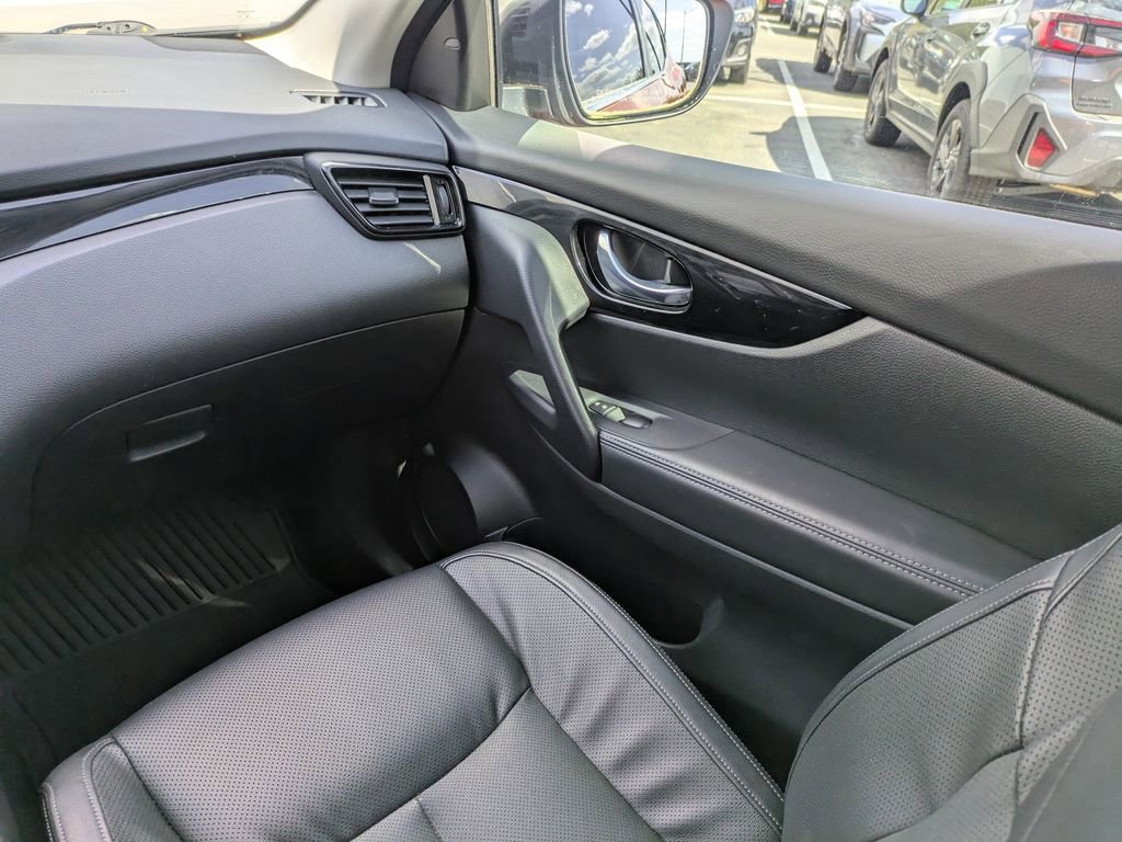 Used 2021 Nissan Rogue Sport SL image 17