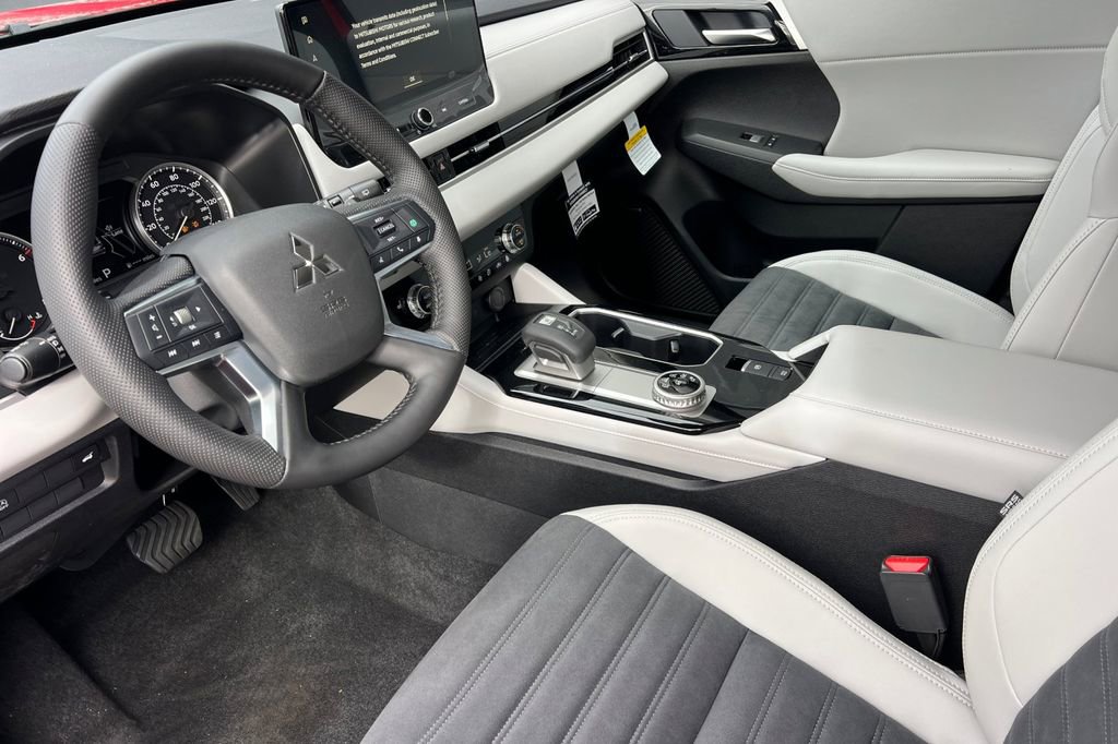 New 2026 Mitsubishi Outlander SE image 11