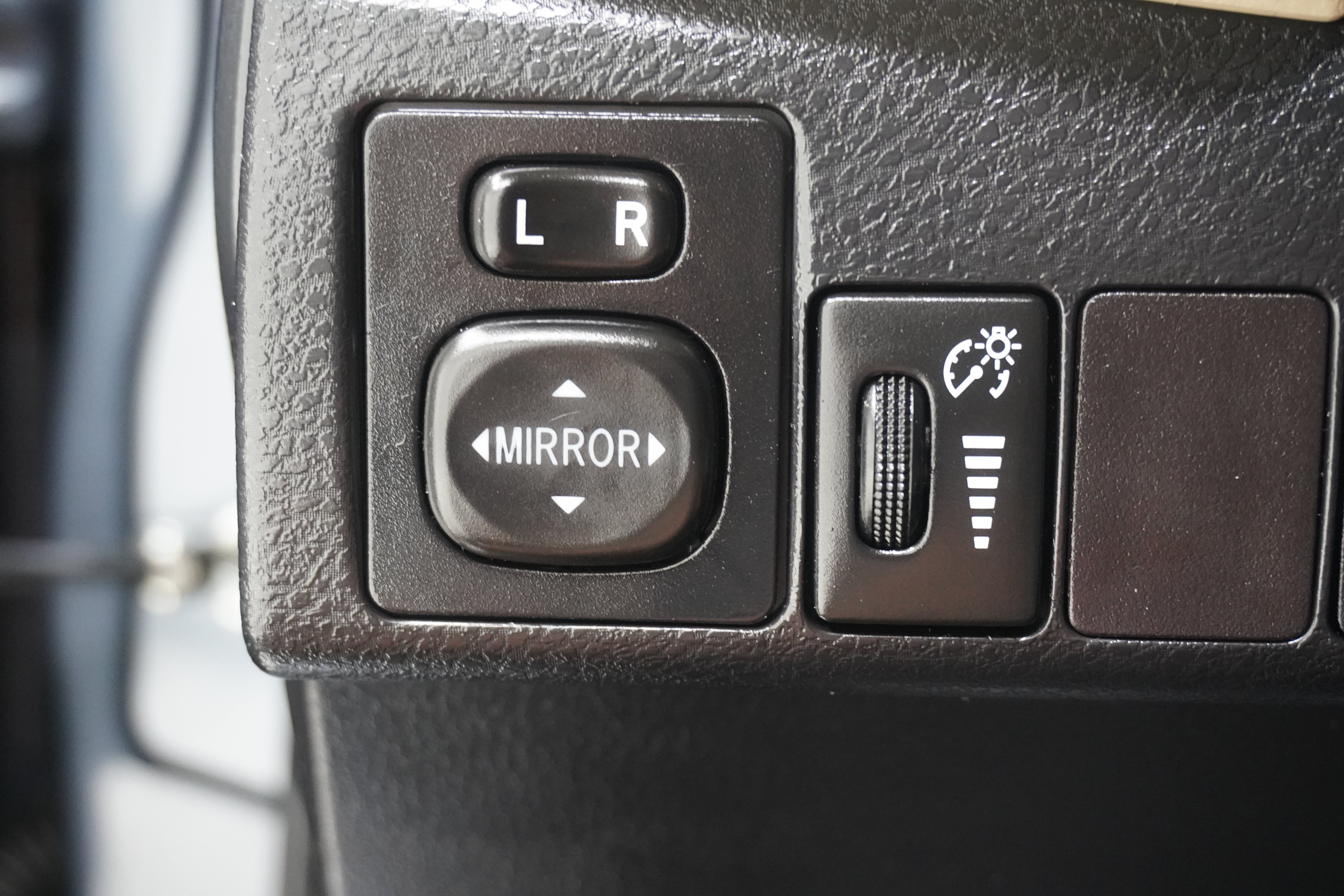 Used 2014 Toyota Corolla LE FWD image 20