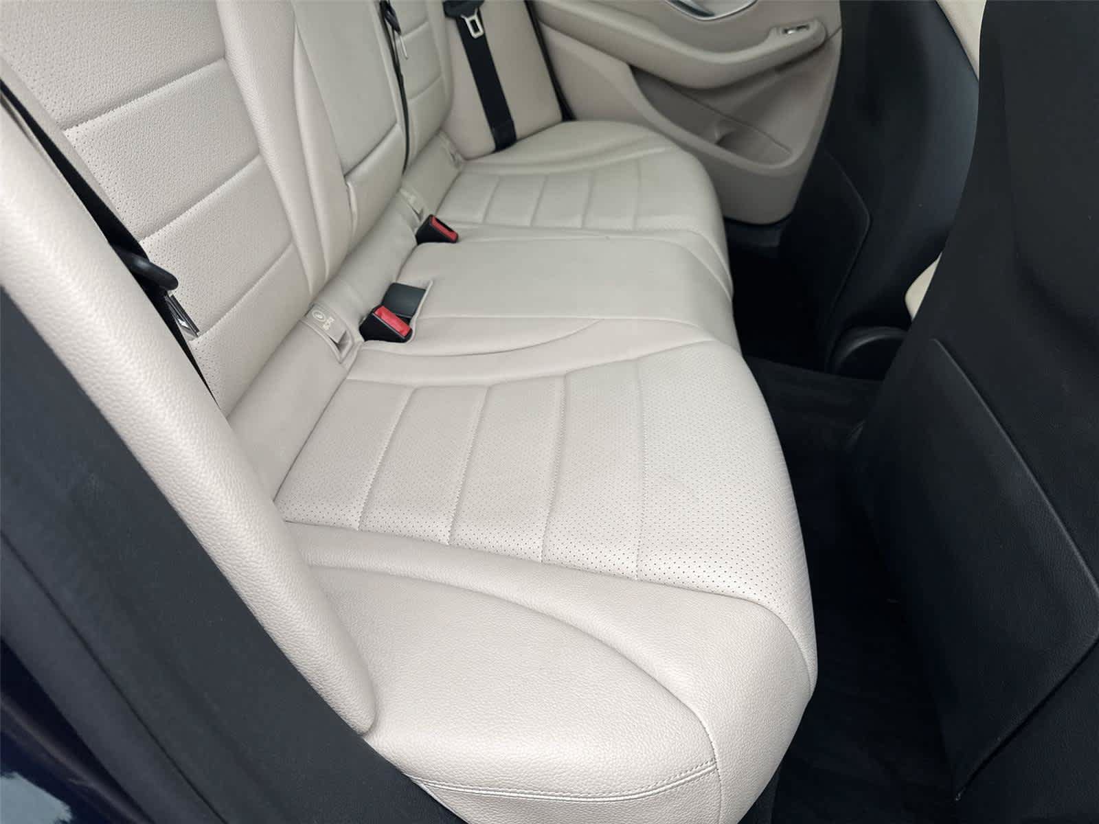 Used 2017 Mercedes-Benz C 300 Sedan image 17