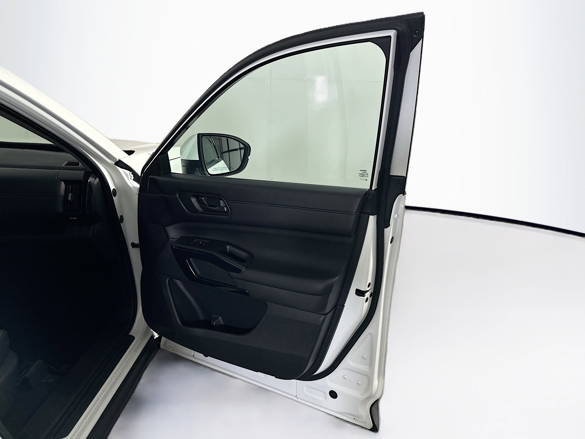 Used 2024 Nissan Pathfinder SV image 33