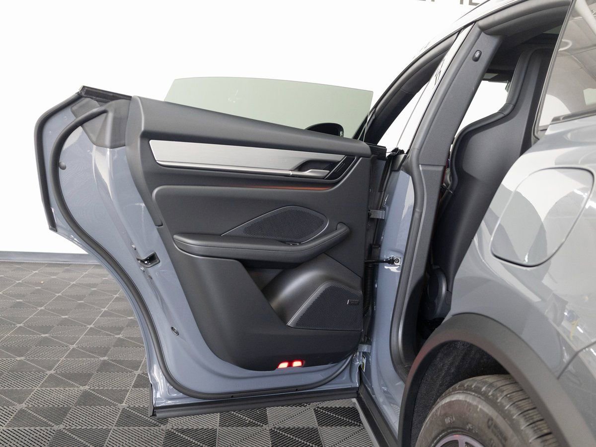 New 2025 Porsche Macan 4S Electric image 23