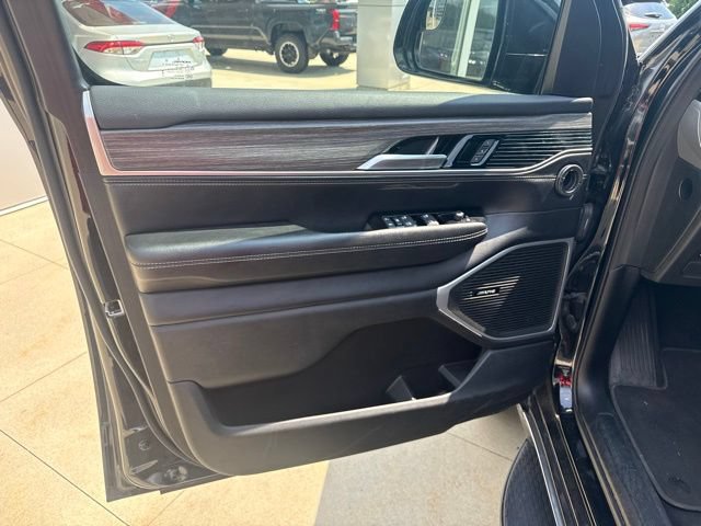 Used 2024 Jeep Wagoneer Series II AWD/4WD image 13