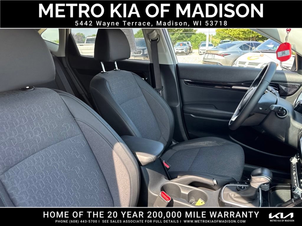 Used 2025 Kia Seltos S AWD/4WD image 44