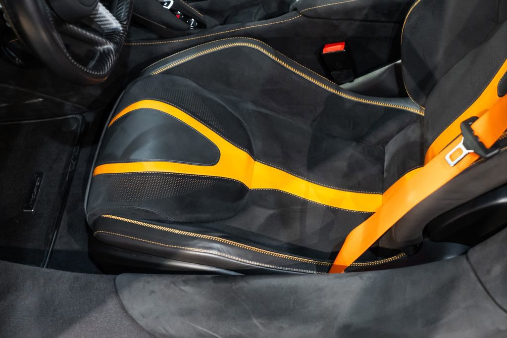 Used 2018 McLaren 720S RWD image 21