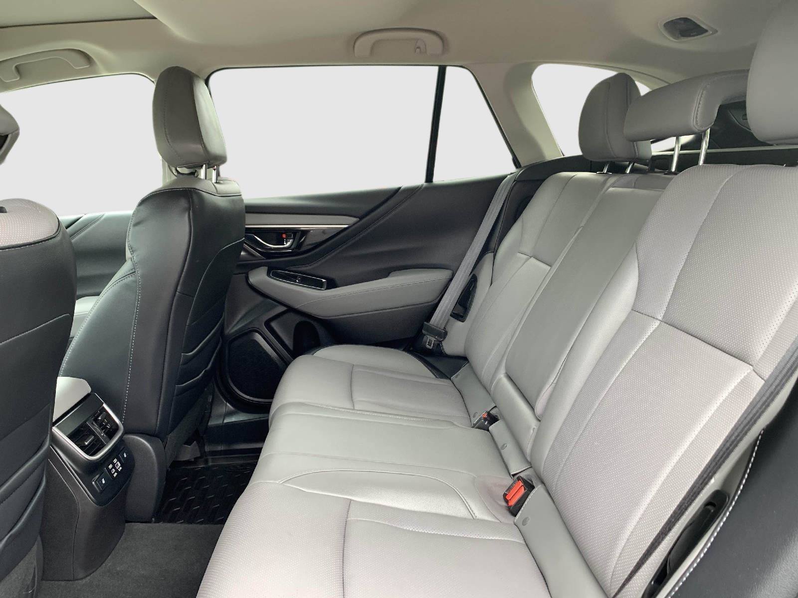 Used 2023 Subaru Outback Limited AWD/4WD image 40