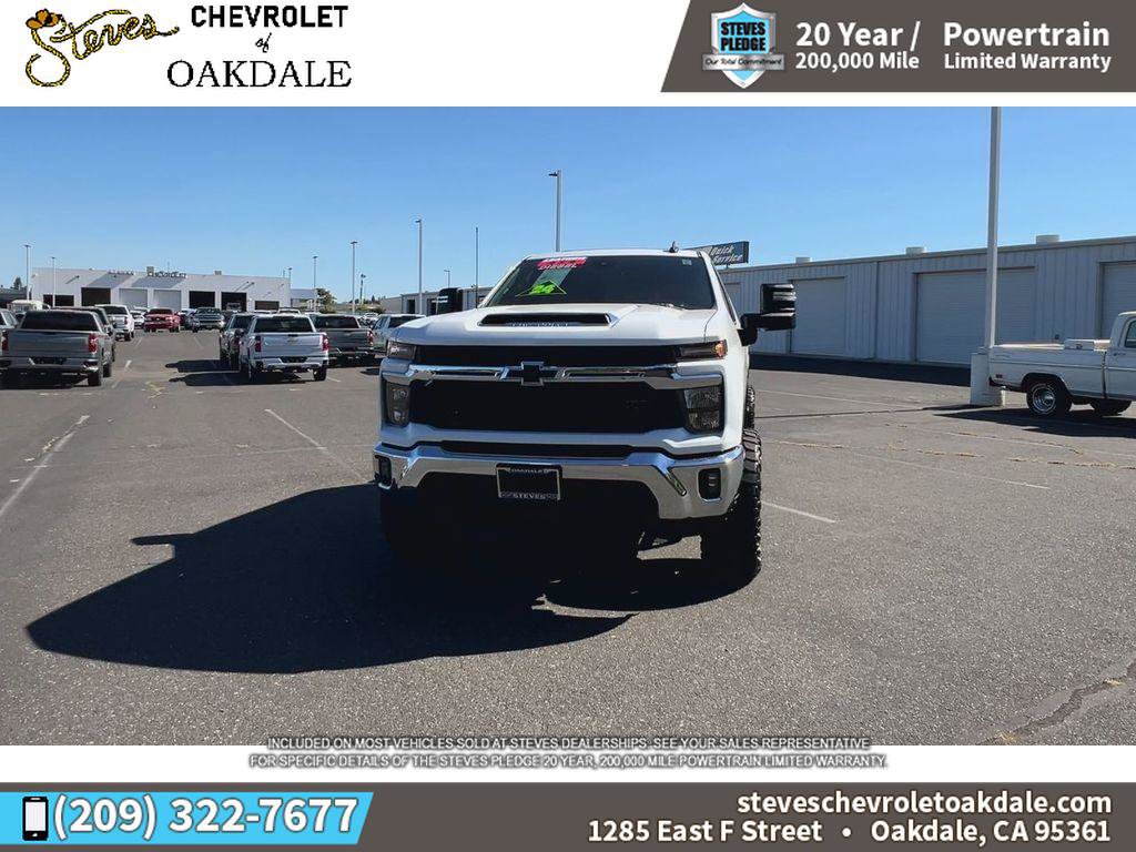Used 2024 Chevrolet Silverado 3500 LT w/ Convenience Package AWD/4WD image 4