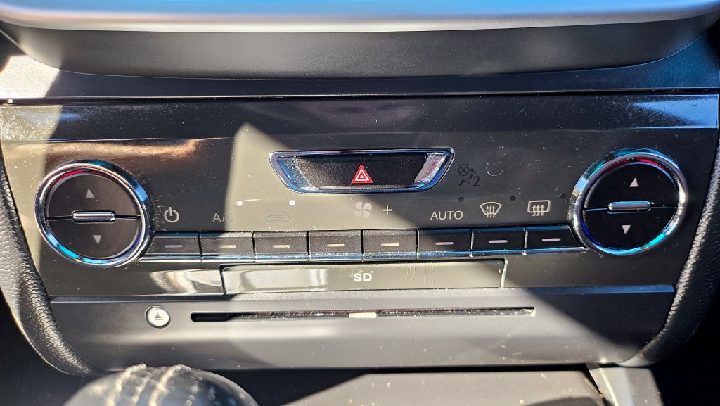 Used 2016 Maserati Ghibli RWD image 35